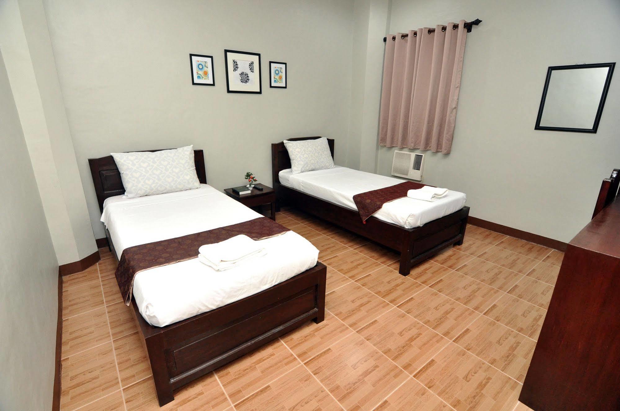 Harbour Gardens Tourist Inn Tagbilaran Exterior foto